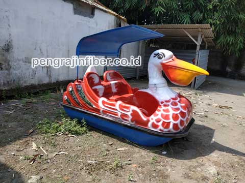 Pengrajin Sepeda Bebek Air Halmahera Tengah Kokoh Awet
