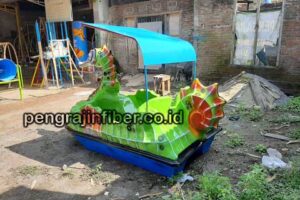 Pengrajin Sepeda Bebek Air Klungkung Tahan Lama