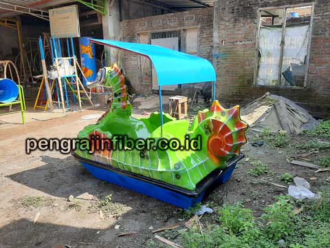 Pengrajin Sepeda Bebek Air Klungkung