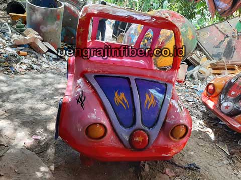 Pengrajin Sepeda Bebek Air Kota Malang