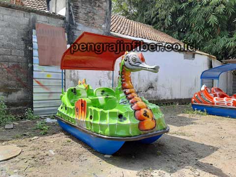 Pengrajin Sepeda Bebek Air Sambas