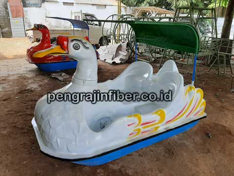 Pengrajin Sepeda Bebek Air Fakfak