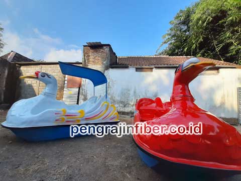 Pengrajin Sepeda Bebek Air Karimun