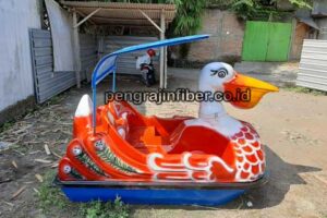 Pengrajin Sepeda Bebek Air Kerinci Tahan Cuaca