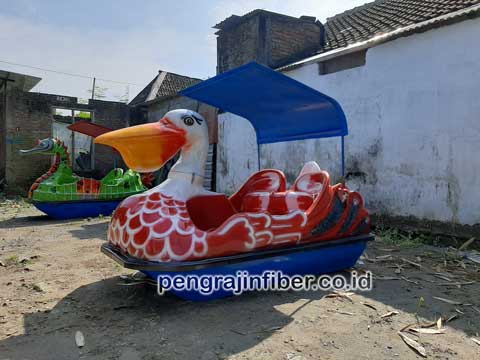 Pengrajin Sepeda Bebek Air Kolaka Kokoh Awet