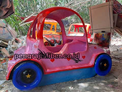 Pengrajin Sepeda Bebek Air Kolaka