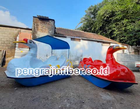 Pengrajin Sepeda Bebek Air Kota Batam