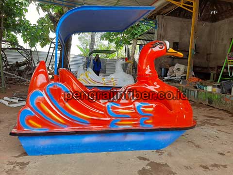 Pengrajin Sepeda Bebek Air Kota Sorong