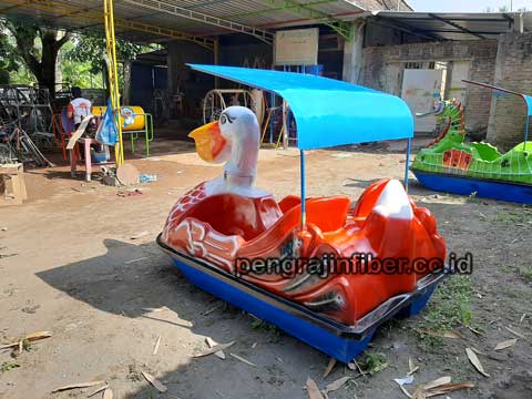 Pengrajin Sepeda Bebek Air Maluku Barat Daya