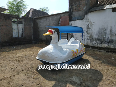 Pengrajin Sepeda Bebek Air Minahasa Selatan Awet Tahunan