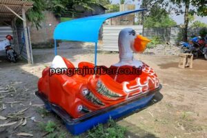 Pengrajin Sepeda Bebek Air Samosir Umur Pakai Panjang