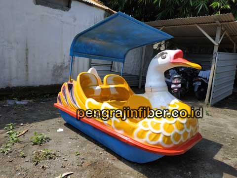 Pengrajin Sepeda Bebek Air Sarmi