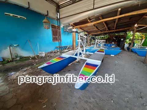 Pengrajin Sepeda Bebek Air Tidore Kepulauan Anti Bocor