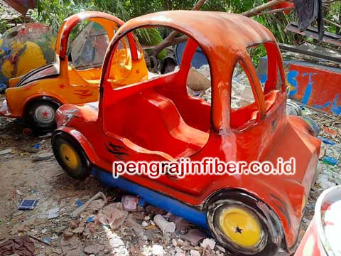 Pengrajin Sepeda Bebek Air Tidore Kepulauan