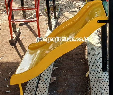 Seluncur Gelombang Biasa Besar Kuning