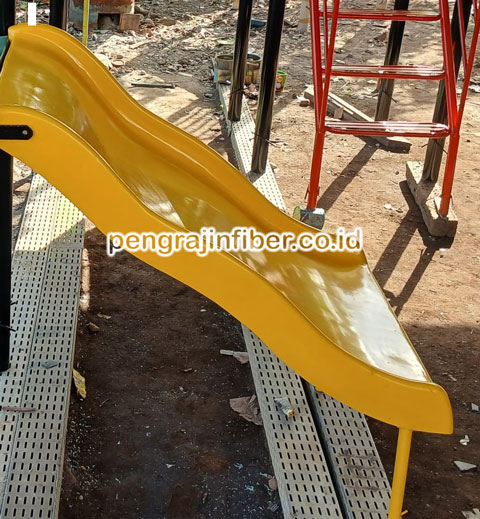 Seluncur Gelombang Biasa Besar