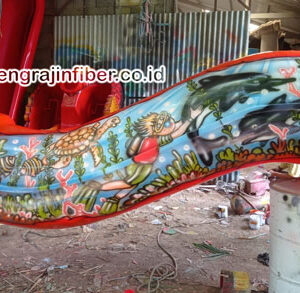 Seluncur Naga/ Tunel Fiberglass