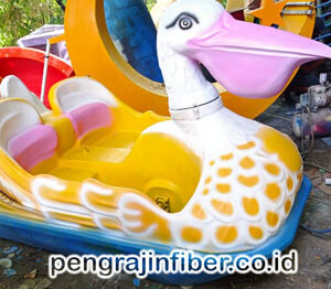Sepeda Bebek Air Fiberglass Model Pelikan Kuning