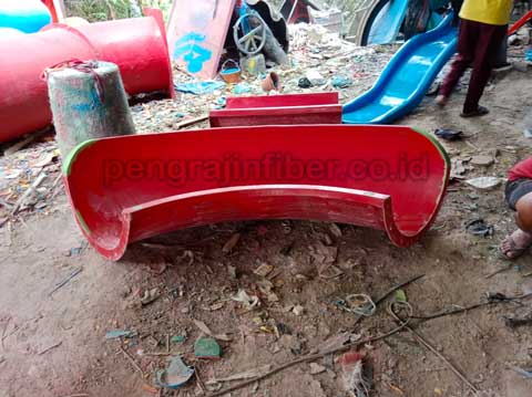 Jual Murah Perosotan Bojonegoro Seluncuran Kolam Renang