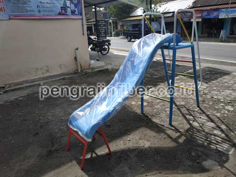 Jual Murah Perosotan Fiberglass di Bangkalan