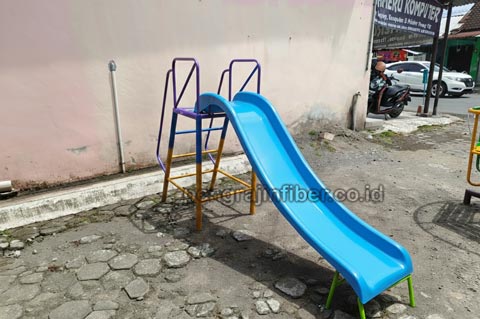Jual Murah Perosotan Fiberglass di Buru