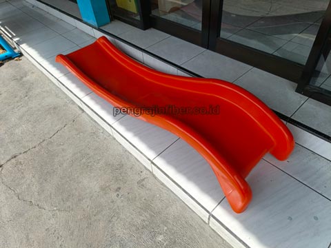 Jual Murah Perosotan Fiberglass di Halmahera Tengah