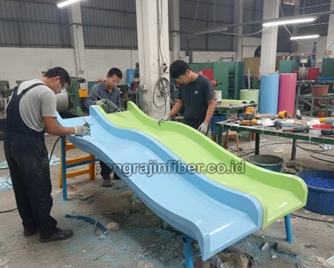 Jual Murah Perosotan Fiberglass di Halmahera Utara Berkualitas