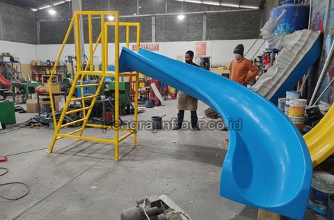 Jual Murah Perosotan Fiberglass di Jeneponto Berkualitas