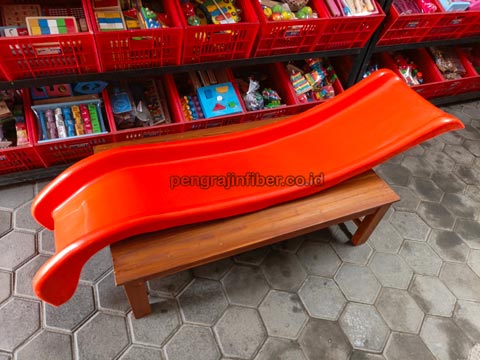 Jual Murah Perosotan Fiberglass di Katingan