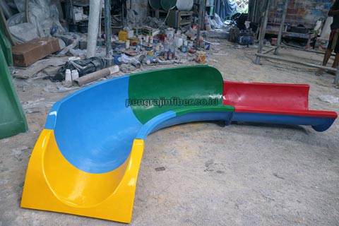 Jual Murah Perosotan Fiberglass di Kota Banjarbaru Berkualitas