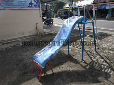 Jual Murah Perosotan Fiberglass di Magetan
