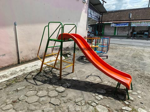 Jual Murah Perosotan Fiberglass di Sintang