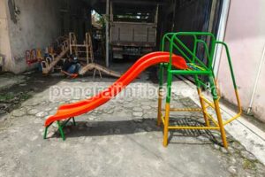 Jual Murah Perosotan Fiberglass di Situbondo