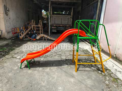 Jual Murah Perosotan Fiberglass di Situbondo