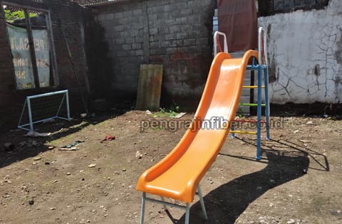 Jual Murah Perosotan Fiberglass di Soppeng