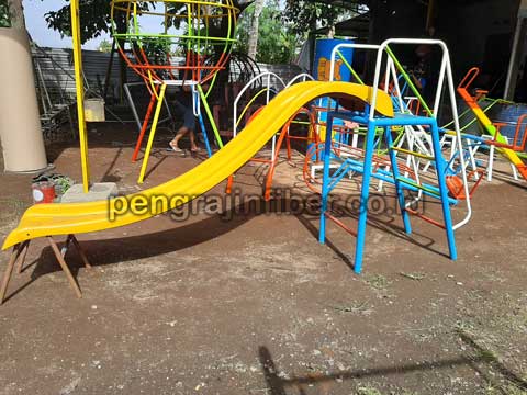 Jual Murah Perosotan Fiberglass di Sragen