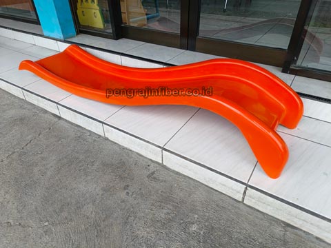 Jual Murah Perosotan Fiberglass di Sukamara