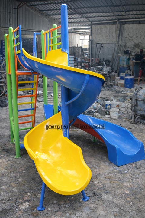 Jual Murah Perosotan Fiberglass di Tanah Bumbu