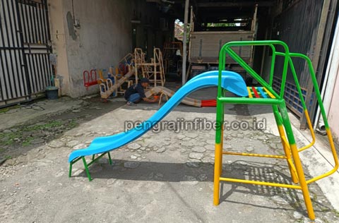 Jual Murah Perosotan Fiberglass di Toraja Utara