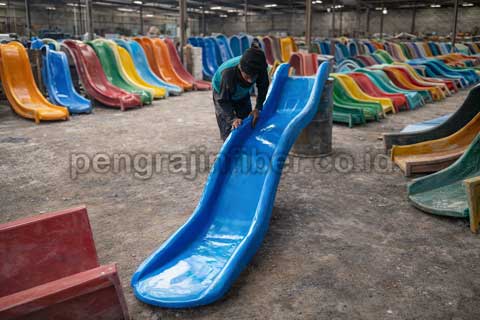 Jual Murah Perosotan Lampung Tengah Seluncuran Kolam Renang