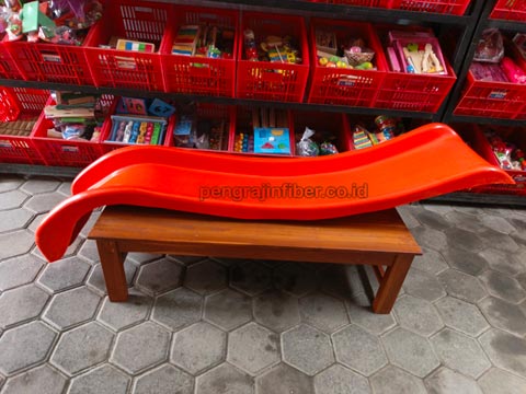 Produsen Perosotan Fiberglass di Pulau Morotai