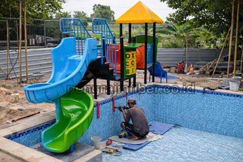 Produsen Perosotan Kota Bogor Seluncuran Kolam Renang