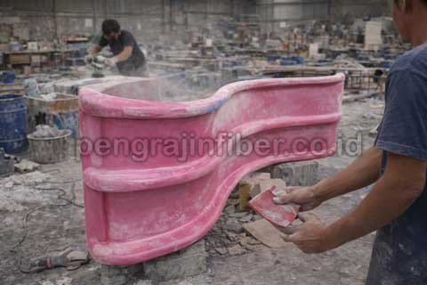 Produsen Perosotan Pacitan Seluncuran Kolam Renang