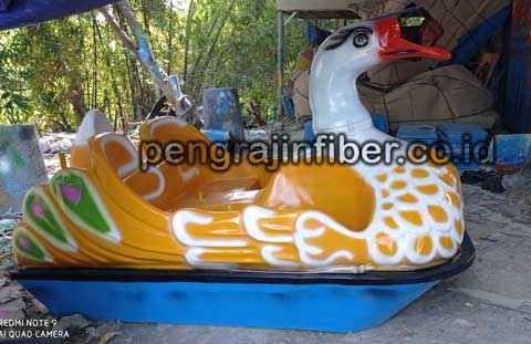 Sepeda Bebek Model Angsa Warna Kuning
