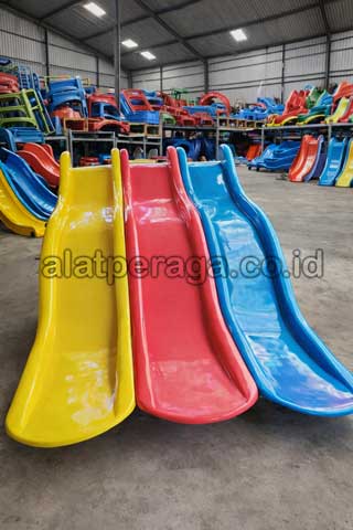 Toko Perosotan Aceh Jaya Seluncuran Kolam Renang