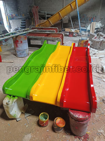 Toko Perosotan Aceh Timur Seluncuran Kolam Renang