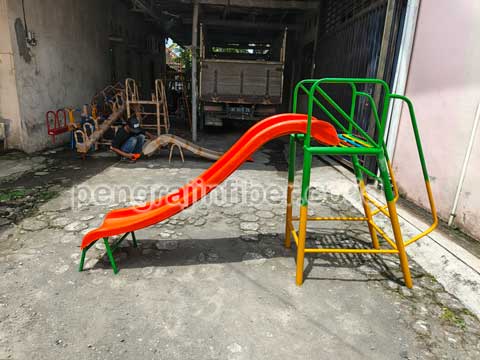 Toko Perosotan Fiberglass di Bondowoso