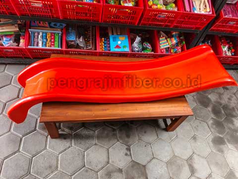 Toko Perosotan Fiberglass di Gianyar