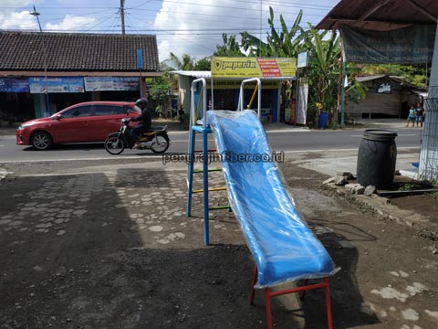 Toko Perosotan Fiberglass di Kayong Utara