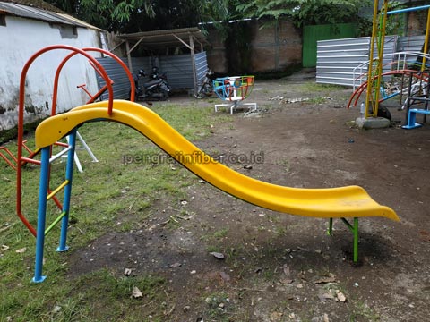 Toko Perosotan Fiberglass di Kepulauan Sula